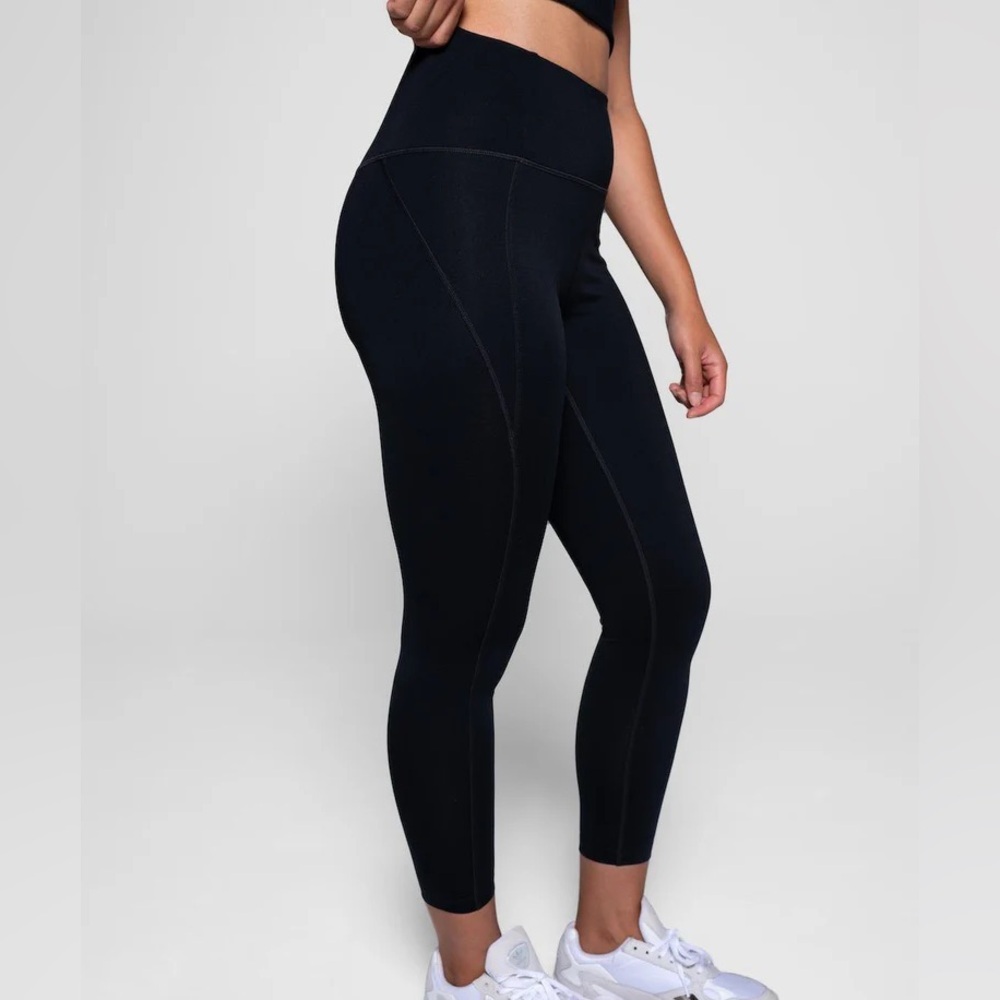 Girlfriend Collective Compressive High-Rise 7/8 Legging